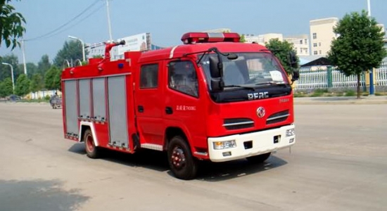 东风多利卡水罐消防车(4吨)